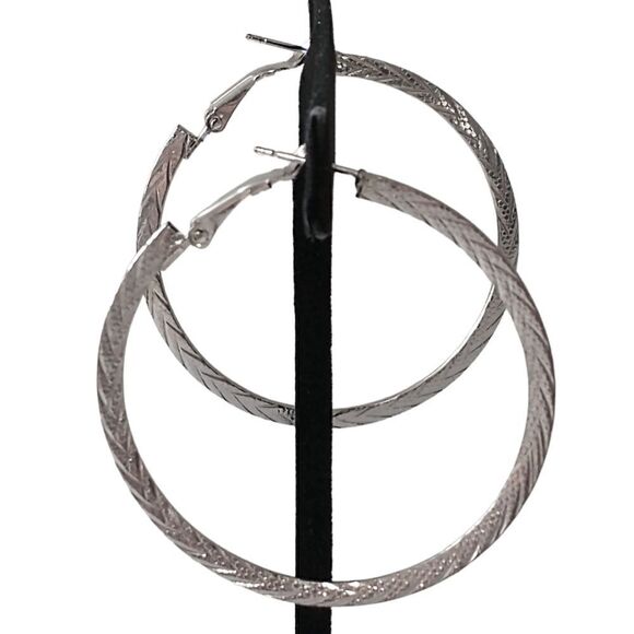 Large Hoop Earrings Bohemian Textured Vtg Silver Tone Hippie Pierced Flat Gypsy. - Picture 8 of 16